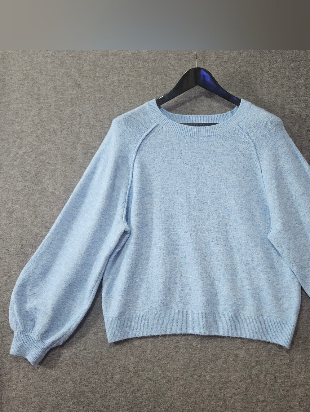 Vince Camuto Light Blue Women's Sweater Size Large Raglan Sleeves Feminine Style